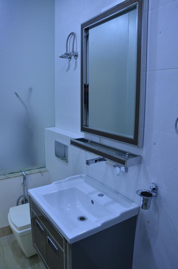 Hotel Royal International Нью-Дели Экстерьер фото