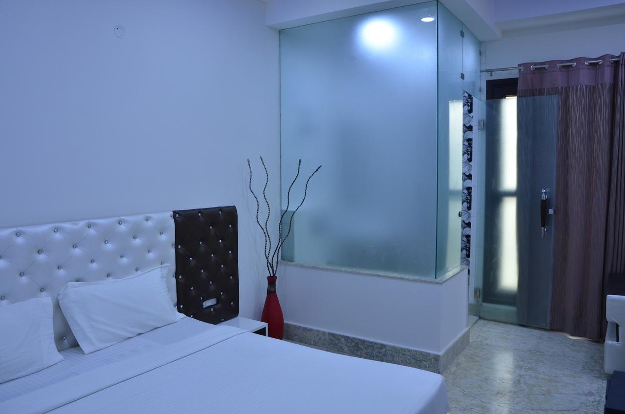 Hotel Royal International Нью-Дели Экстерьер фото